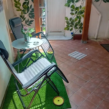 Giannas 3* Ποτσουόλι