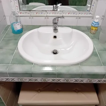 Giannas לינה וארוחת בוקר