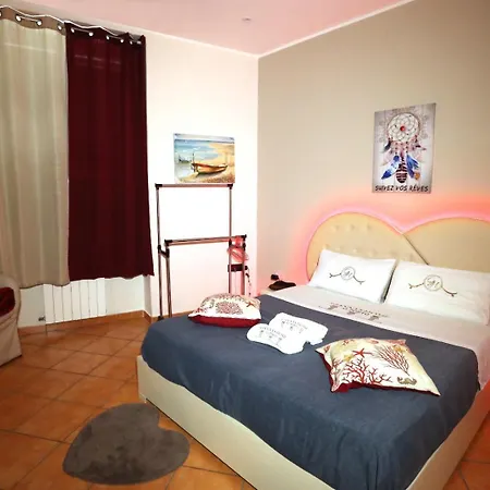 Giannas לינה וארוחת בוקר 3*